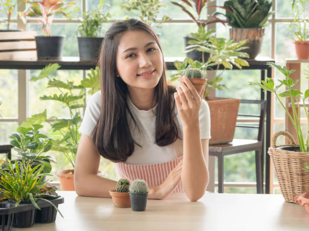 istock Woman garden 1498491845