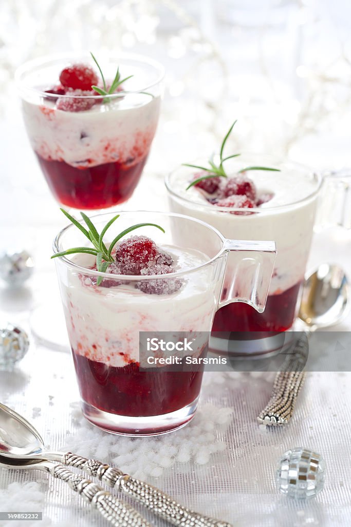 Disfrute de un postre con helado de arándano - Foto de stock de Alimento libre de derechos