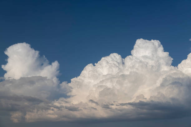 beautiful sky with clouds in the summer - 2640 imagens e fotografias de stock