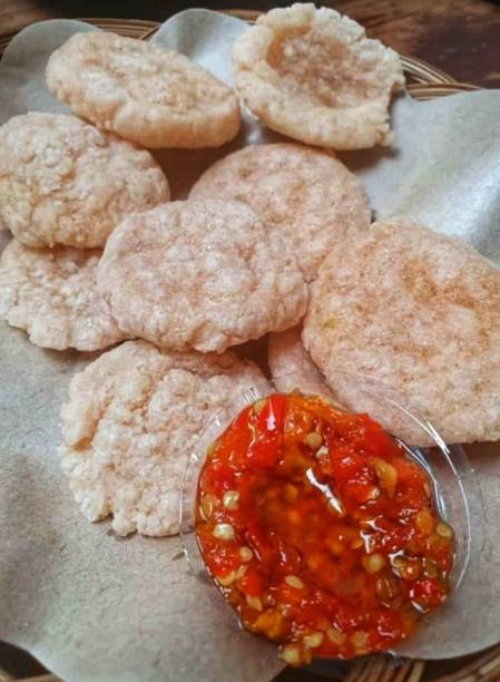 istock Cireng and sambal 1498548213