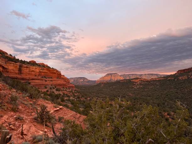 istock Sedona Arizona Sunset Winter 1498579458