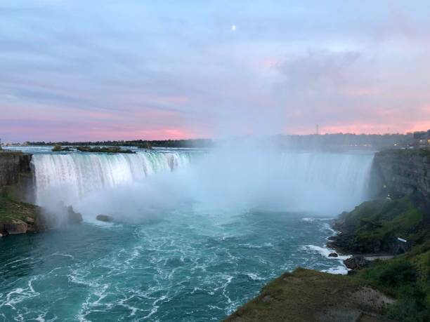 istock Cotton Candy Sunset and Niagara Falls 1498594636