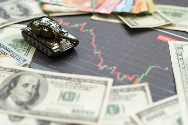 istock toy tank and dollars, army token 1498669680