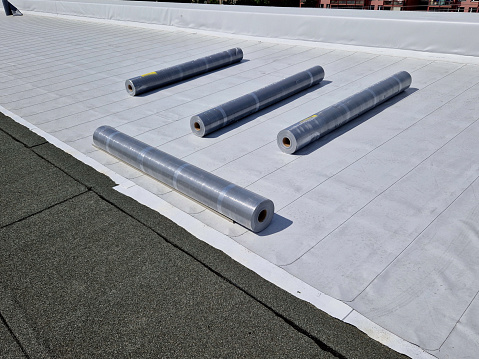 Waterproofing foils based on PVC-P reinforced with UV-resistant polyester mesh can be exposed directly to weather
membranes have a reinforcement fully integrated into the smooth matte top layer, ballasted, fire resistant, bitumenhot air, leaflet, leakage, matte, panels, pvc-p, waterproofing, system, resistant, waterproofing, roll