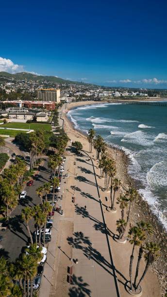 istock the ocean side at a resort in california beach, ca 1498689011