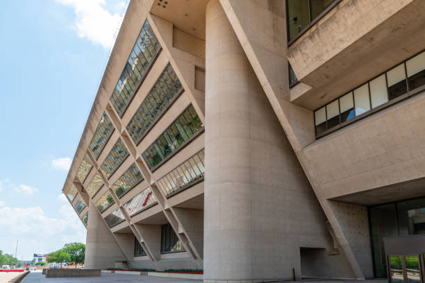 istock Dallas City Hall Building 1498706636