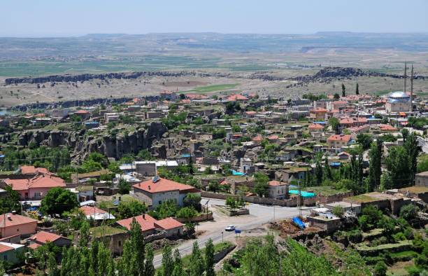 istock the town sits atop a high cliff above the valley below 1498717588