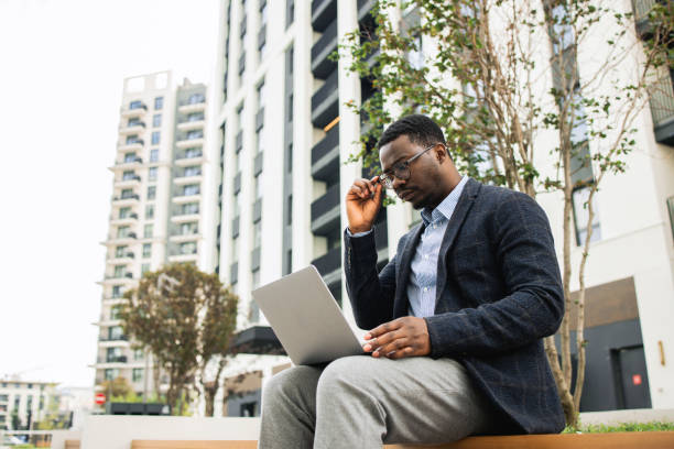 istock Businessman on a business trip 1498791636