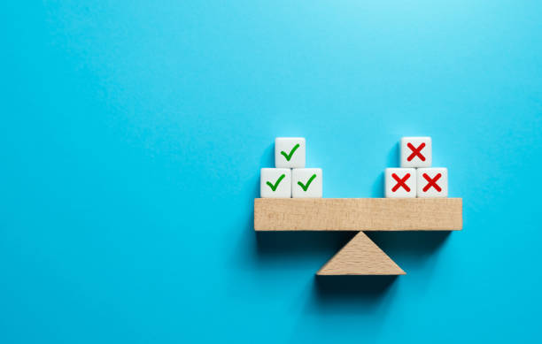 Pros and cons on scales. Risk planning. Advantages and disadvantages. Evaluating possible profit and losses. Pluses and minuses for questions. Make a choice despite on benefits and drawbacks. pros and cons stock pictures, royalty-free photos & images