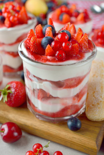istock Strawberry tiramisu in a glass 1498879506