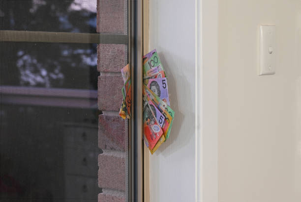 istock Australian money in a window 1498888982