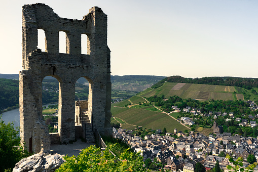 Grevenburg in Traben-Trarbach, view of the Moselle valley