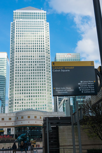 Cabot Square, Cabot Place Mall entrance and One Canada Square building, Canary Wharf, London