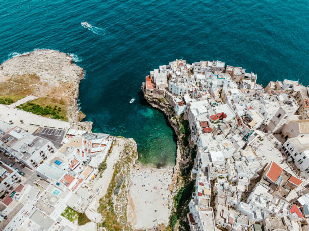 istock Small town in South Italy - Polignano a Mare 1498985358