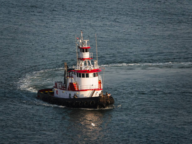 istock Turning tugboat from above. 1498998923