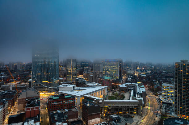 istock Downtown Boston On a Foggy Evening 1499056173