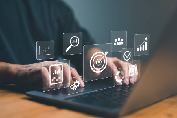 istock Targeting the business concept, target with digital marketing icons on virtual screen internet network connection, Business goal, Digital marketing, online business, Set goals for better results. 1499087921