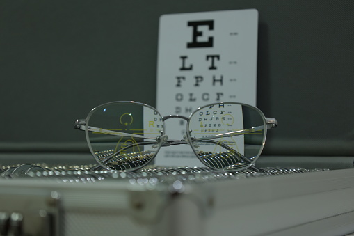 Eyeglass progressive lens