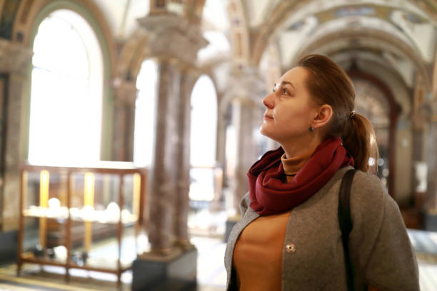 istock Thinking woman sightseeing palace 1499174893