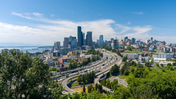 istock Seattle, Washington skyline on a sunny day 1499178112
