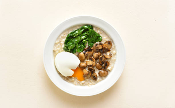 istock Mushroom and spinach oatmeal 1499186389