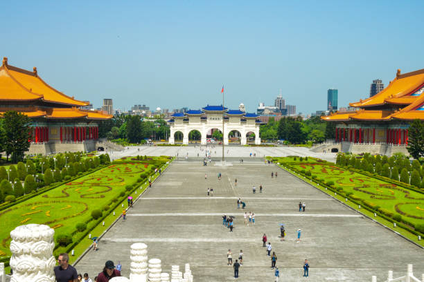 中正紀念堂の国立台湾民主広場、台湾 - national chiang kai shek memorial hall ストックフォトと画像