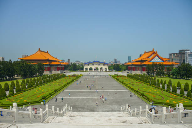 中正紀念堂の国立台湾民主広場、台湾 - national chiang kai shek memorial hall ストックフォトと画像