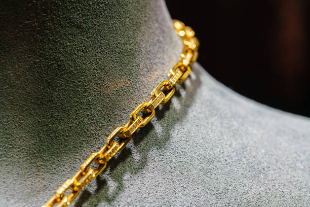 istock fashion gold necklace 1499368192