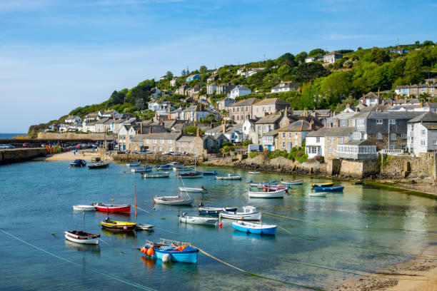 mousehole fishing village w pobliżu penzance w kornwalii, anglia - penzance zdjęcia i obrazy z banku zdjęć