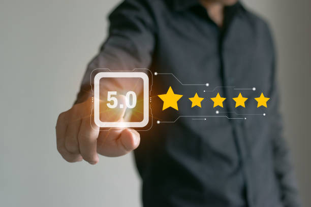 istock Male users are rated for their satisfaction with using the application using their smartphones 1499381789