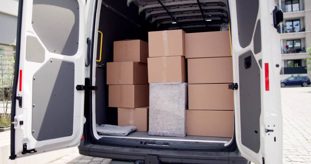 istock House Removal Truck With Boxes 1499392523
