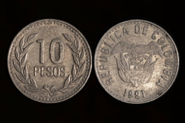 istock 10 colombian pesos coins 1499444970