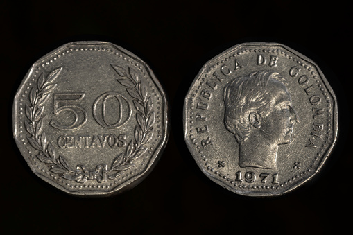 50 colombian pesos coins