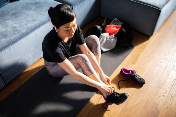 istock Japanese woman getting ready to go workout 1499493827