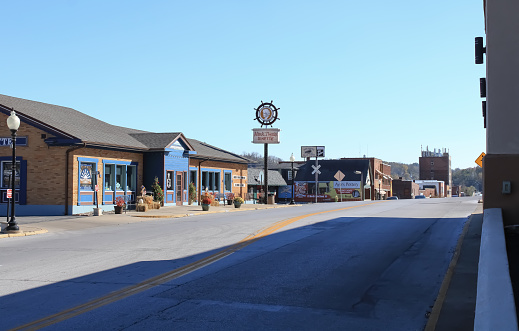 The townscape of Hannibal, Missouri with a diner named after Mark Twain