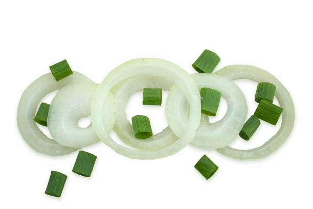 istock Sliced onion rings and randomly chopped green onions. 1499618028