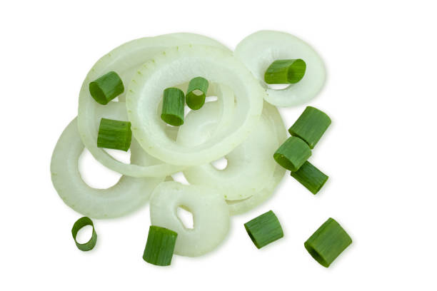 istock Sliced onion rings and randomly chopped green onions. 1499618030