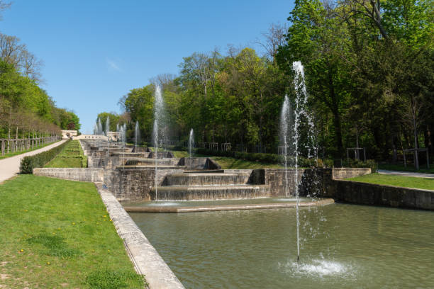 grande cascade in parc de sceaux - francia - chateau de versailles fotografías e imágenes de stock