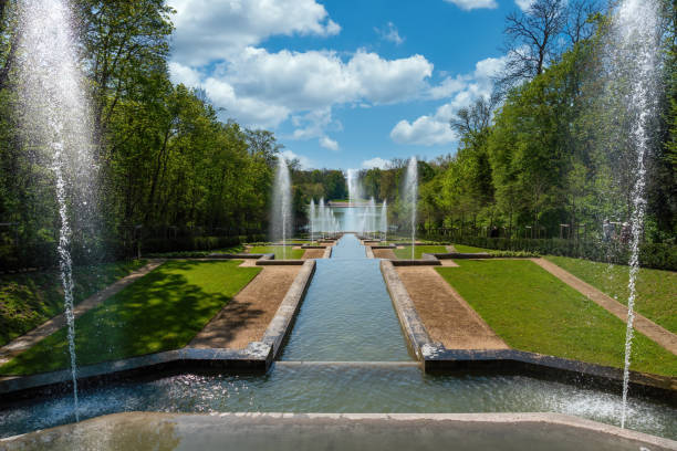 grande cascade in parc de sceaux - francia - chateau de versailles fotografías e imágenes de stock