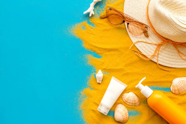 istock Summer travel set with sunprotection cosmetic and straw hat 1499715528