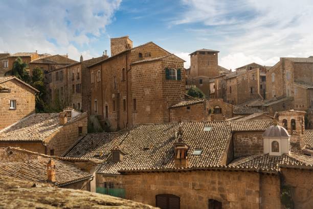 istock Tuscany region surrounded by buildings 1499723656