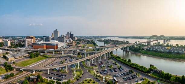 istock Aerial view over Memphis and Hernando do Soto Bridge 1499725303