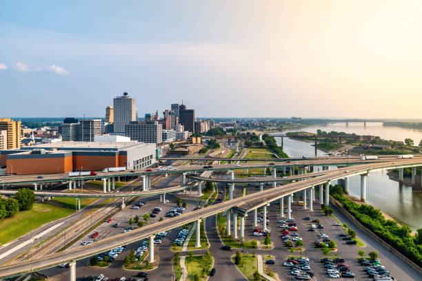 istock Aerial view over the Memphis skyline 1499725304