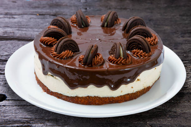 istock Chocolate cake with biscuit stuffed decoration 1499734933