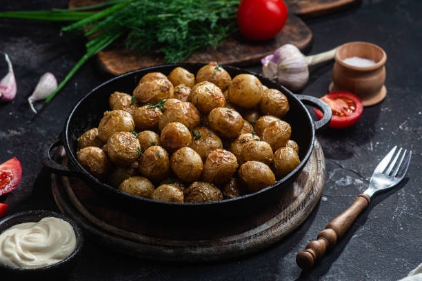 istock Baked new potatoes in a bowl 1499738125