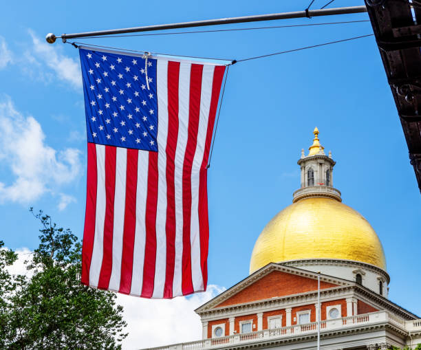 casa del estado de massachusetts - beacon hill - boston massachusetts - condado de suffolk massachusetts fotografías e imágenes de stock