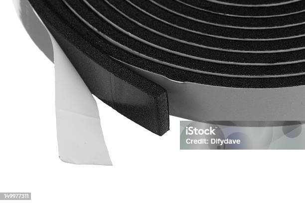 Black Schaumnähte Band Auf Weißem Hintergrund Stockfoto und mehr Bilder von Schaumstoff - Schaumstoff, Klebeband, Isoliermaterial