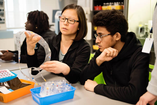 istock Team of diverse college students in pharmacy studies. 1499835092
