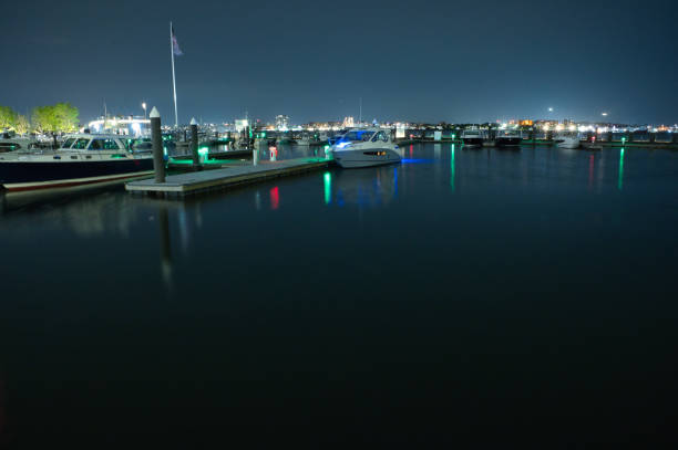 istock night view of harbor 1499885312