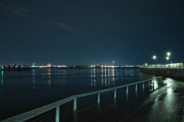 istock city light of harbor 1499885495